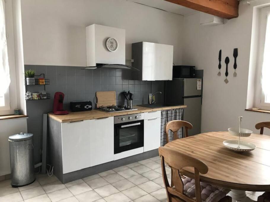 Agreable Maison De Village Léran Exterior foto
